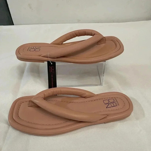No Boundaries Pink Padded Thong Sandals size 9 New - Picture 6 of 6